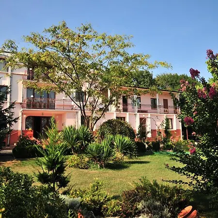 Affittacamere Secret Garden House 2*