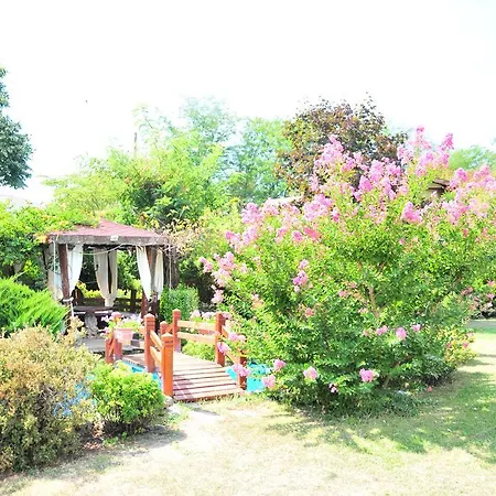 Secret Garden House 2* Warna