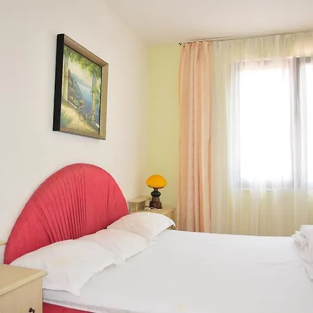 тайната градина Къща за гости 2*