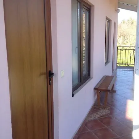 Къща за гости тайната градина 2*