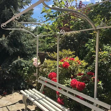 тайната градина Къща за гости