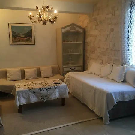 Къща за гости тайната градина Варна