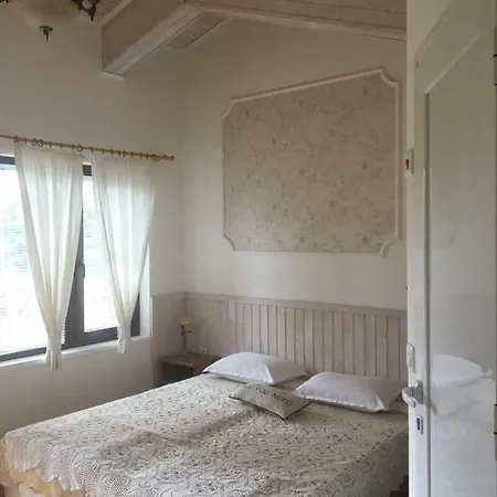 Secret Garden House 2* Warna